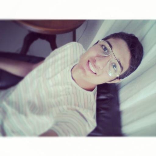 Cristão adventista do 7° dia , extrovertido apaixonado por Jesus acima de tudo enfim... tudo isso e muito mais... é dificil falar de mim mesmo!