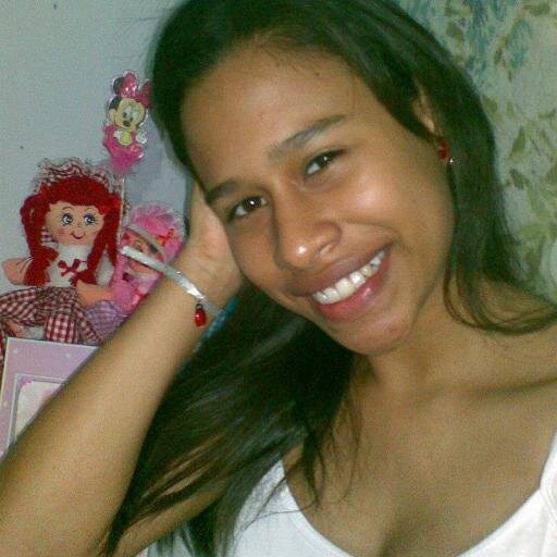 Ser feliz por mi familia.Y salir adelante por mi hija. te amo hija eres lo mejor de mi vida ♥ Isabel mi princesa hermosa ♥