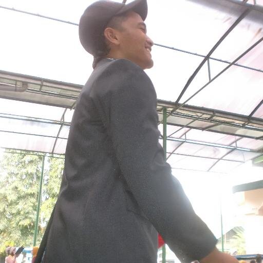 Love is like sand in the hand... The more you keep it... The more loose it... :)|SHS 3 Madiun ~XI IPS2 | SMAGA'12 | UNESA... amin|