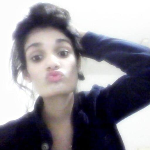 Falou pra todo mundo que não sou mais nada, mas no mesmo dia, me liga de madrugada, me querendo, me implorando ♫
