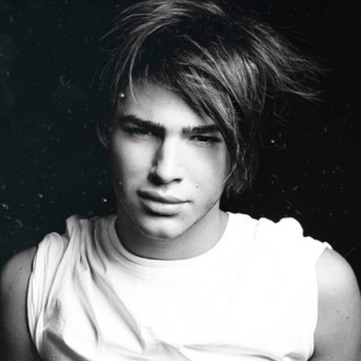 FOLLOW TRUE TALENTED ARTIST @RomaAcorn