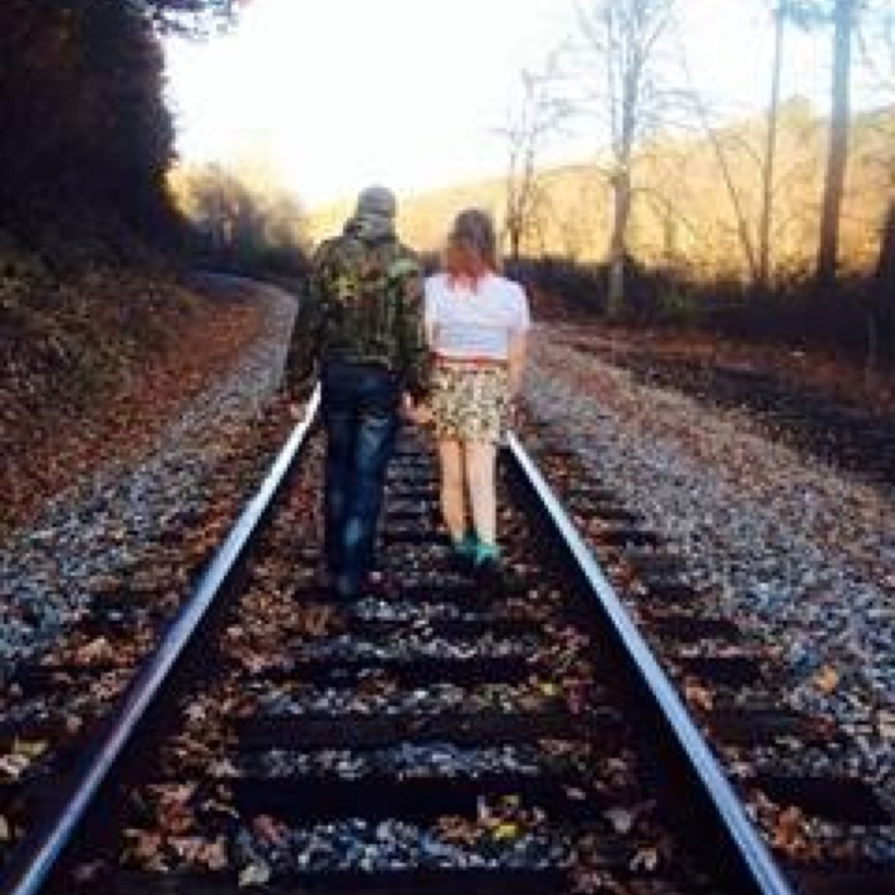 -Country girl! 
-God & guns! 
-Taken by the best @eirikseymour ⚓️
-November 11, 2012 
-Freshman at union
-Muddin', fushin', & huntin
-Southern girl