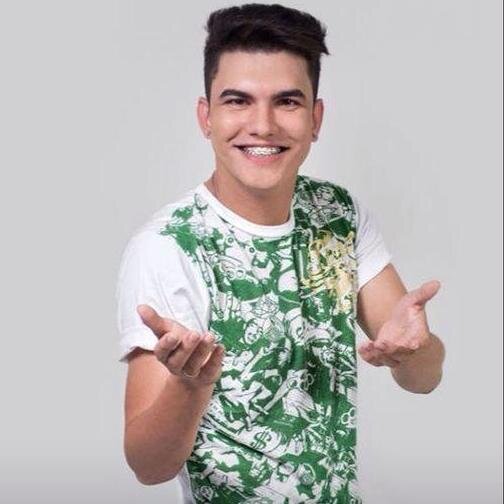 https://t.co/POXploc5Mv
Vocalista da Banda Farra de Patrão
#EITABIXÃOOO