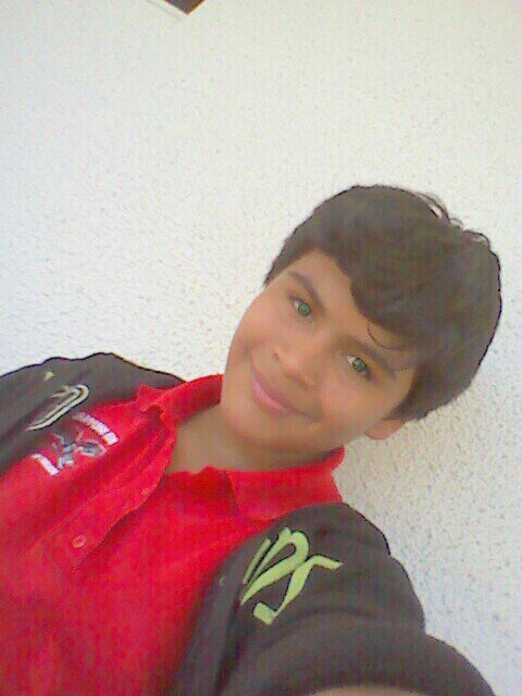 hi I live in Hollywood I've 13 years old ...!!! ;-) and  i love the music..¡¡¡¡¡