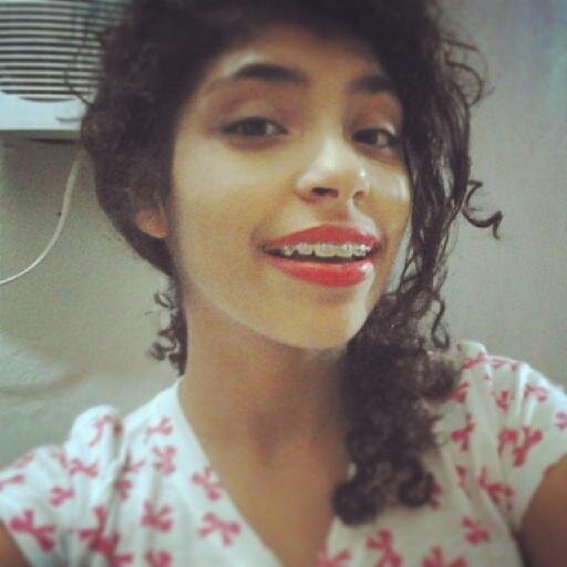 Chata pra caralho, daquele tipo de gente insuportavel !                                   Whats: 55 92075304