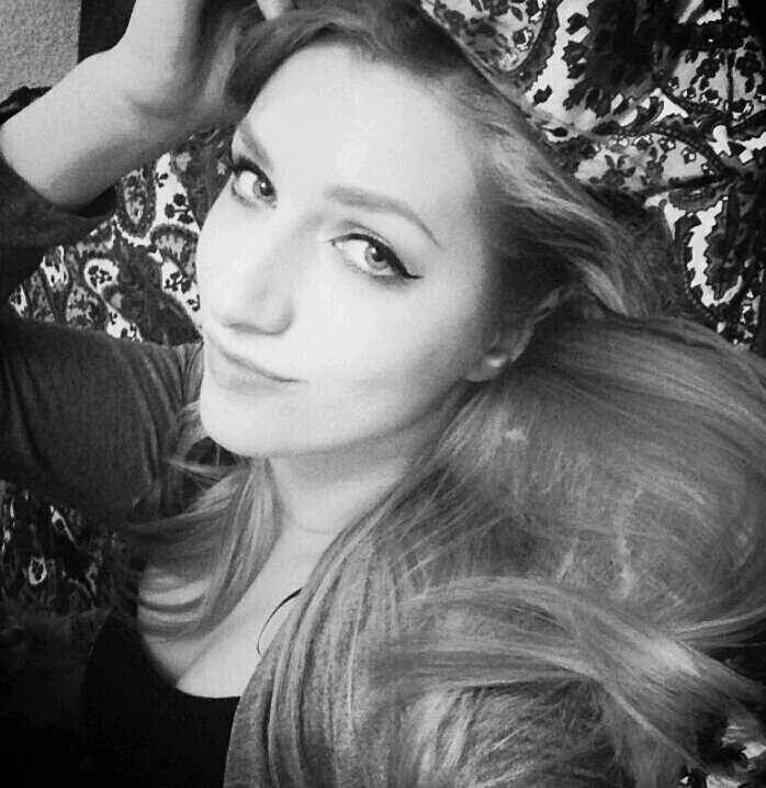 live laugh love, forgive and forget because life's too short to be living with regrets