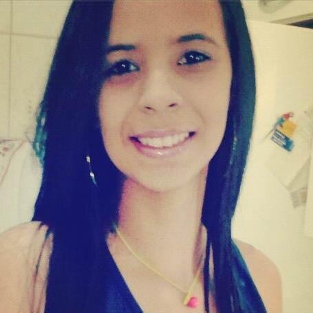 Deixo a tristeza e trago a esperança em seu lugar.