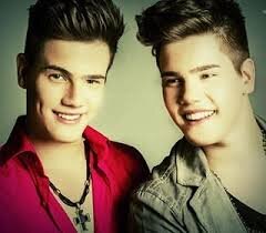 Amo eles mais que tudo sãao meus dengoos *--* @brenoecaiocesar Fc https://t.co/5F4u4TYPg0