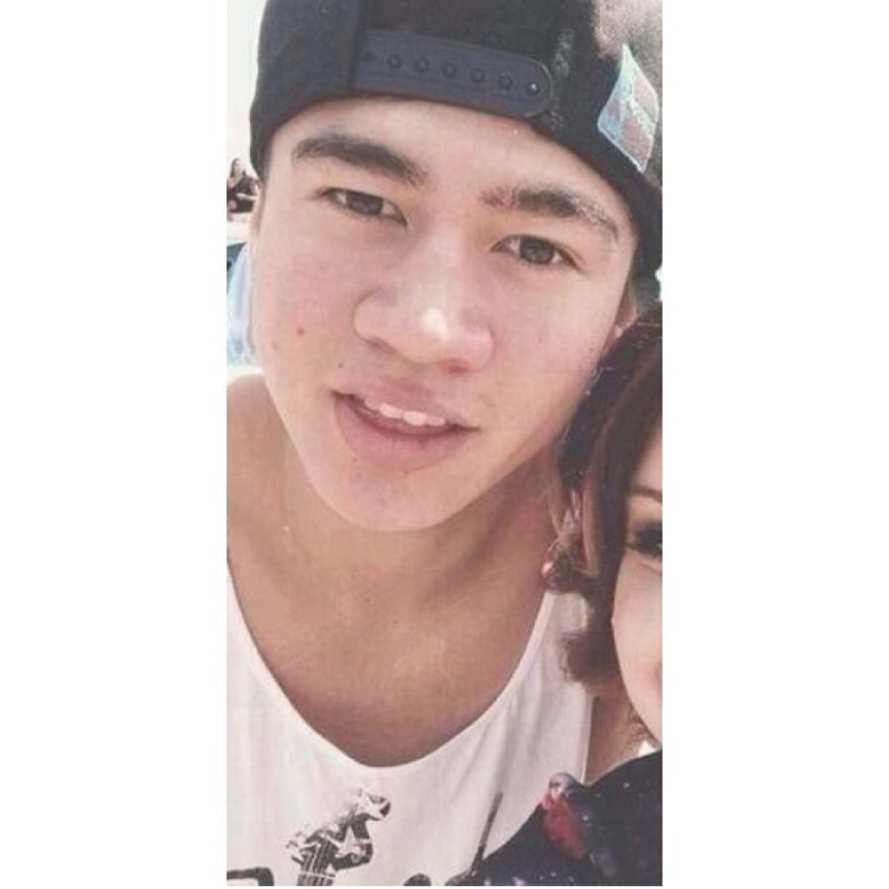 Hey follow @veggiecalum shes looking for new mutuals and you can ask her for a dm to luke/4