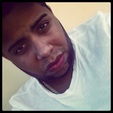 Sobreviviendo' en un cementerio 'de hombres vivos Instagram:Youngmundial, Kik:Youngmundial ,PIN:3177722E, Dominican NYC bronx ,Love true american Hip Hop