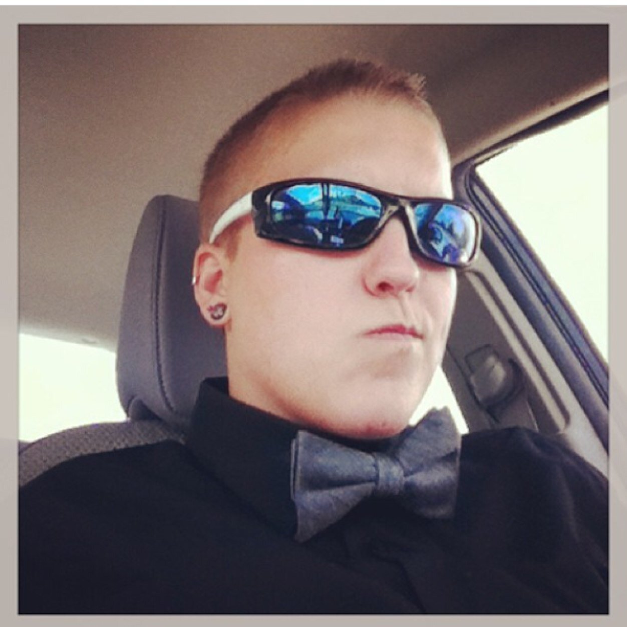 Im Kell Im a 23 year UD college student at to graduate in May. Im a lesbian and taken. Im down to earth outgoing fynny and caring.