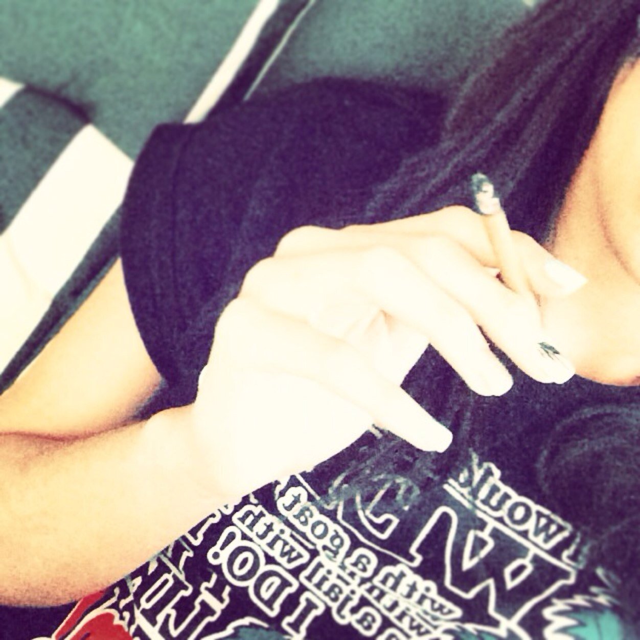 Im 19. Im really funny . I am taken!  
I smoke a lot of weed! 
#girlsthatsmokeweed 
#girlsthatdrivetrucks 
#girlsthatlikegirls 
~Follow me~