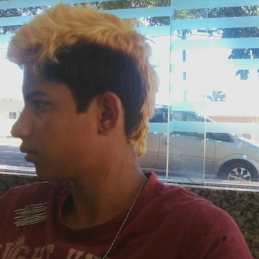 sou fã da banda anjo azul e curto amizades :3
