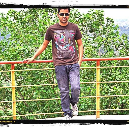 Journey Of a resolute artist is a lonely one
IG: mere_qaul