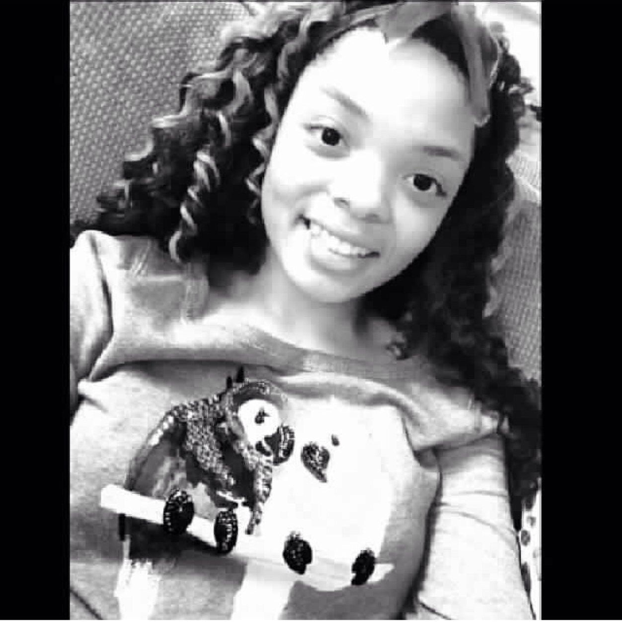 Hey you guys! Follow me and my BESTFRIEND @_SophisTEEcated. We been in the game and not leaving!