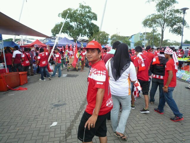 yielimbat's profile picture. sedang mencari jalan utk menuju ke puncak kejayaan