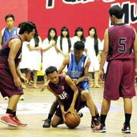 pemain BASKET amatir bisa ngeshoot lay up dan backlip,