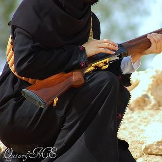 نضحك لباكر وكل الخوف من باكر نكبر وتصغر مع الدنيا أمانينا ،