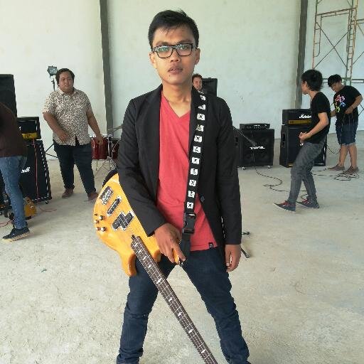 IG : @septian.513
wa : 085389393389