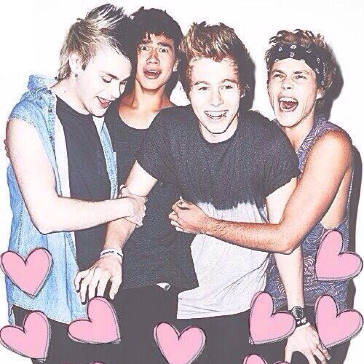 Updaters1D5SOS's profile picture. All the lastest updates on 1D and 5SOS 
access to ashton and band account follows