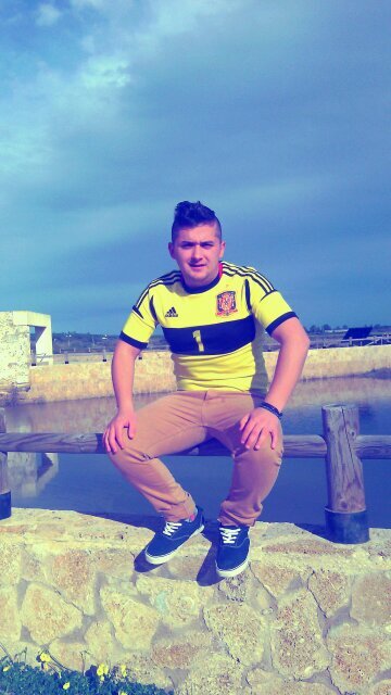 Miguellandero's profile picture. Nadie dijo que la vida sería fácil....solamente prometieron que valdría la pena!(Y)