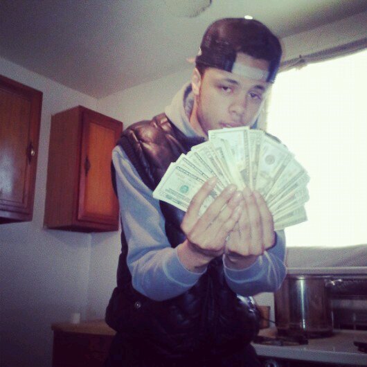 FMOIG : @iputmoney_overme