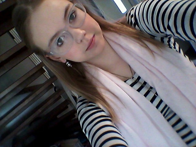Follow me i follow you back :) Robin follow me :)