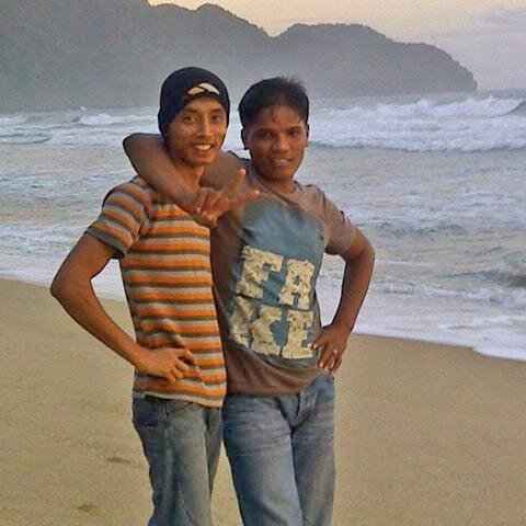Kata a kangen tpi tak ku lihat reaksi nya,,,  :(