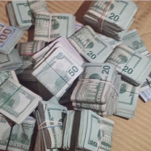 UR RIGHT MONEY MAKIN IS ME!!!