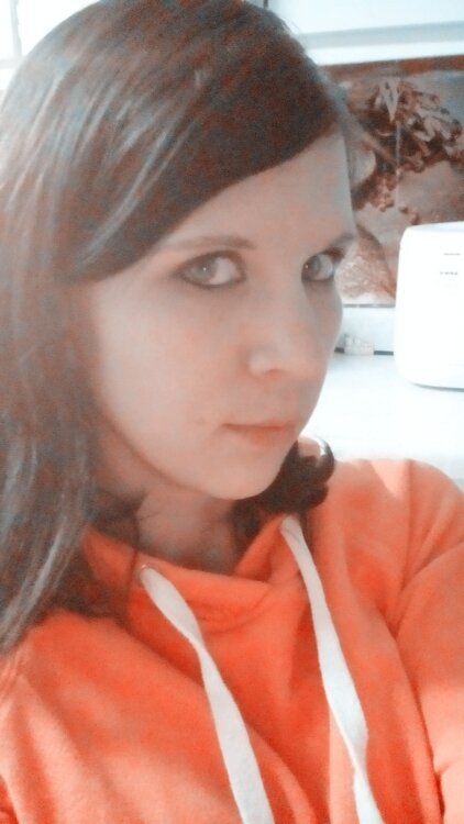 lisav8423's profile picture. 