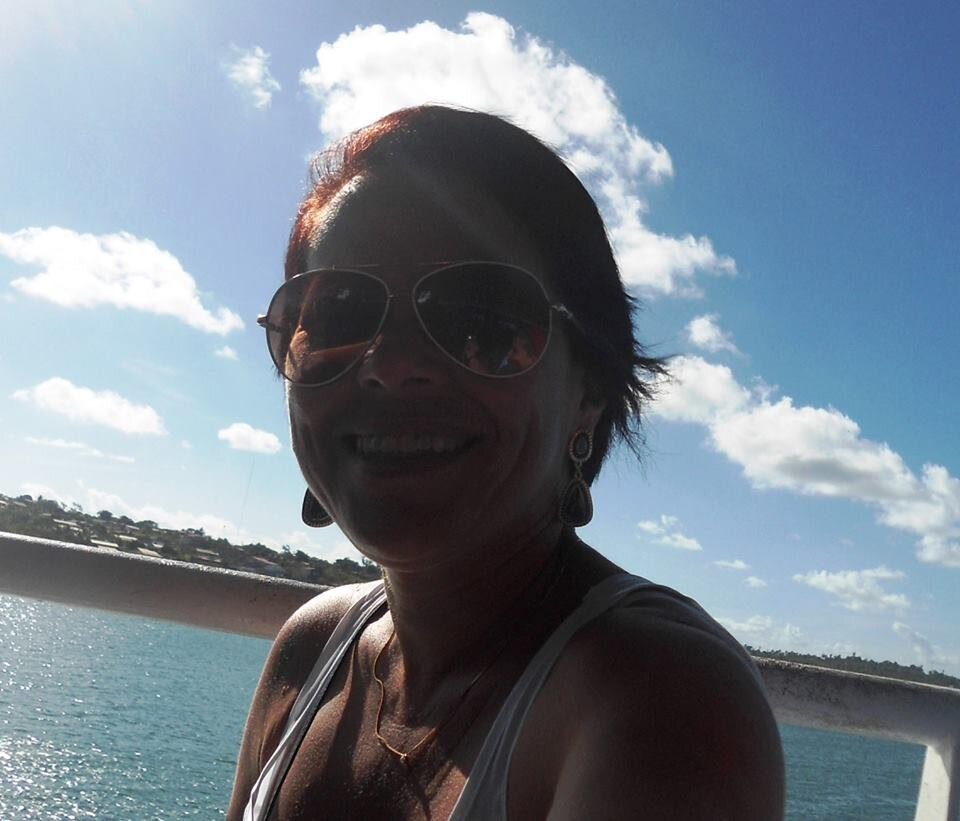 Viver e não ter a vergonha de ser feliz.
