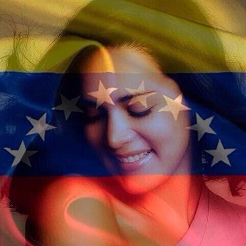 Madre de Sofibella, T.S.U en Administracion, Feliz y Orgullosa de ser Venezolana ... Amante del ChOcOl@te !!!!