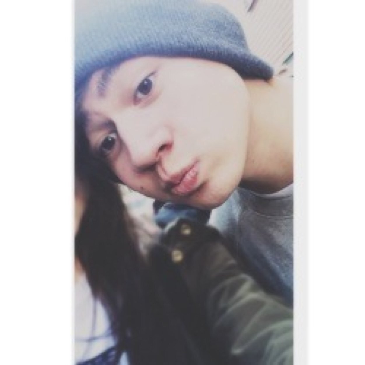 Hey follow @veggiecalum shes looking for new mutuals and you can ask her for a dm to luke/4