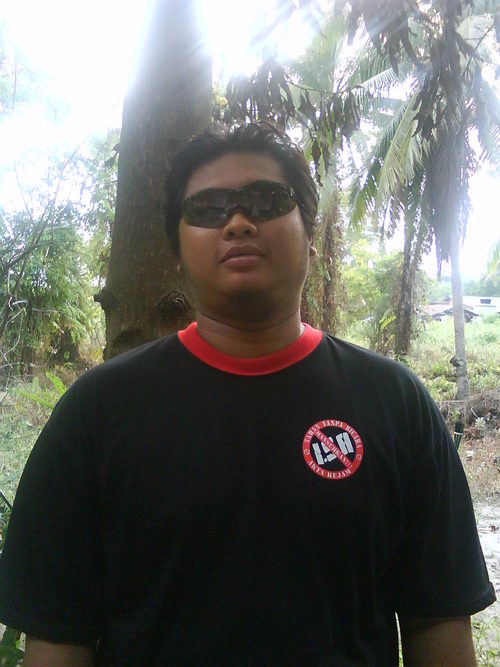 I'm just a normal person. Hardworking man and strong minded. I like networking.