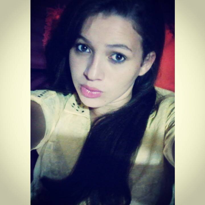 Oie -* 
Prazer Alexsandra mais pode mim Chamar de #Alê ' , Tenho 14 aninhos rs , Loira , Alta -.- , Olhos castanhos claros , amo crianças , amo o Vasco :3