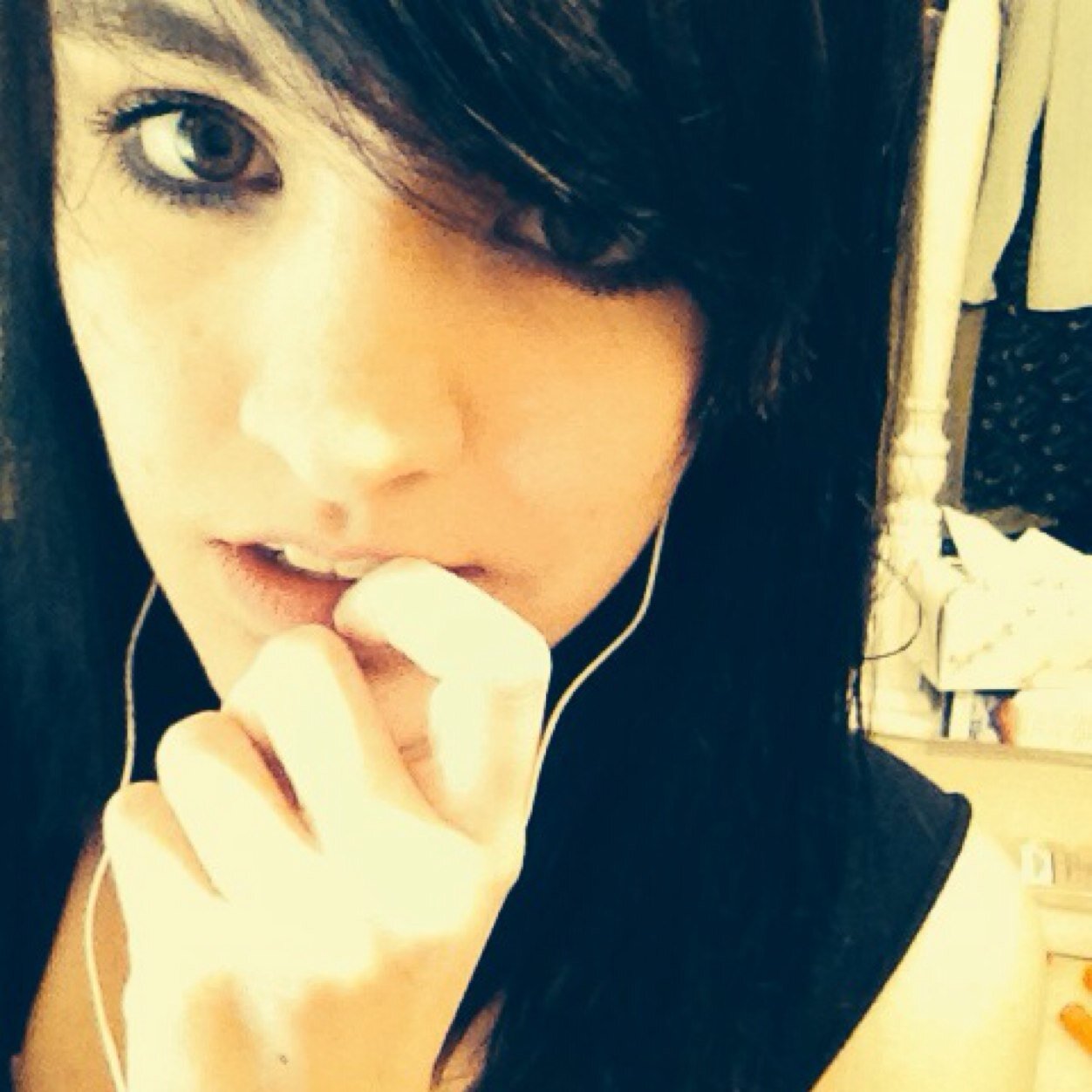 Anime. Bands/Concerts. Cosplay. Walking Dead and Zombies. Make up. Photograghy. Happily taken. http://t.co/MJT1AA3Atc Follow me, I follow back.