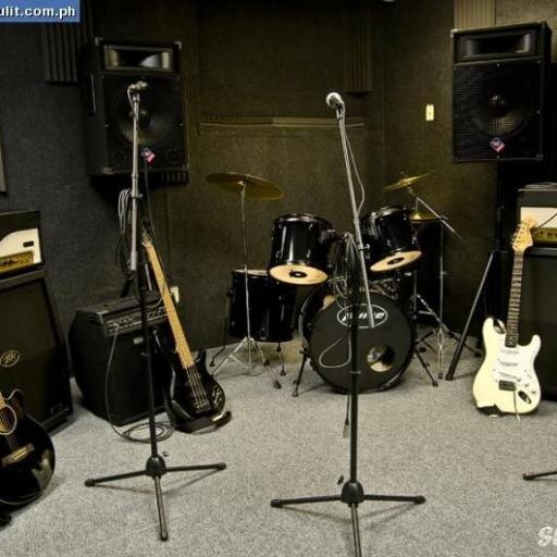 A Tewksbury/Topsfield/Reading/Boston band playing old school melodic punk