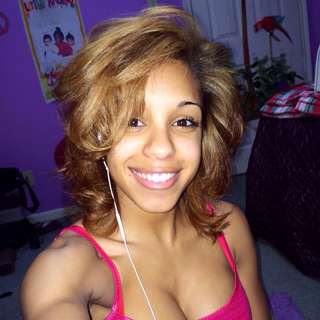 J3sSiCaMaRia's profile picture. I'm cool, fun, and goofy...ooohh and i looooovvvee hotwings :) so just follow me :)!☺ Ig: j3ssica_maria