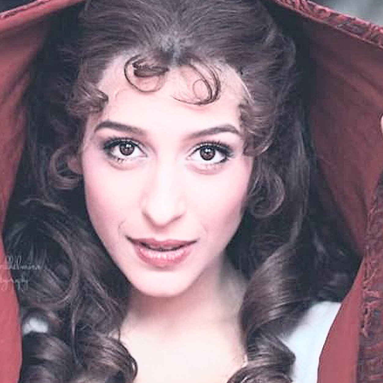 A girl with the voice of an angel. A love for singing, books, and a hopeless romantic..