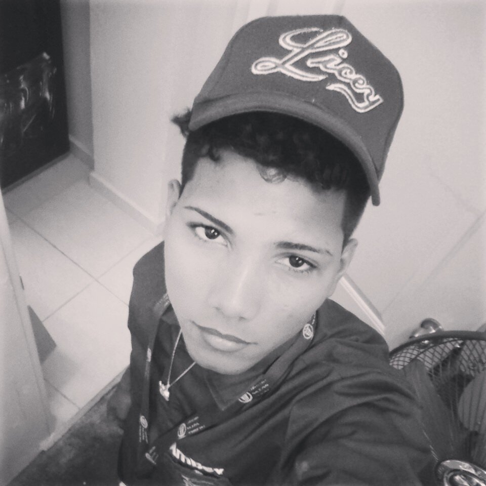 soy simpatico, divertido, me gusta la musica...mii manita @leli_consentida
