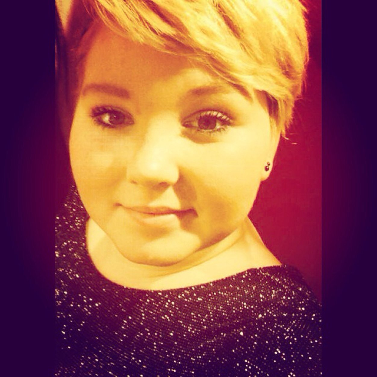 Sararasch2's profile picture. It's not important how other sees you, the only thing that matters is how you see you ❤️