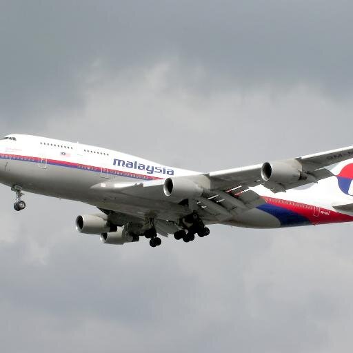 Hicimos una joda con un avión y se nos fue a la mierda. Estamos más perdidos que Rocío Marengo en una biblioteca. En tu cara, Lost. MH370. Malaysia Airlines.