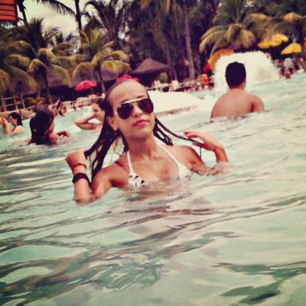 Nunca é tarde demais para ser aquilo que sempre se desejou ser.'' Isabela Freitas