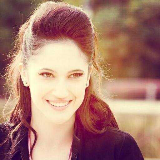 @lodocomello Nacìo el 13 Abril 1990 .De niña ha crecido en esta pequeña ciudad en la provincia de Udine con el sonido de las notas musicales.