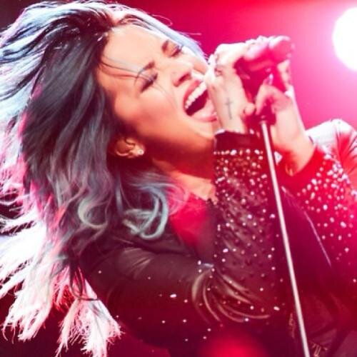 DLNews2's profile picture. Tu mayor fuente de información oficial sobre Demi Lovato en español.
También podes escuchar nuestra radio lovatic : http://t.co/v5qmdOq4Tr y pedir tus temas.