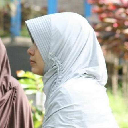 La haula walaquwwata ilabillahil aliyyil adzim ..
Semoga Allah bersama Abi dan Umi