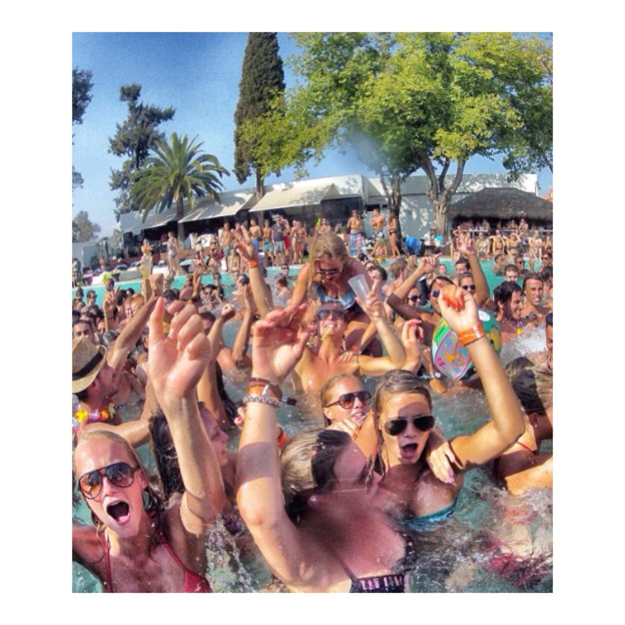 helping YOU find who's in #malia when you are. tweets with peoples holiday dates all RT'd & put in favourites.. #malia14