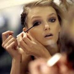 Nunca nos faltará coquetería y sensualidad. Sin importar la raza, todas las mujeres somos BELLAS. Consejos de belleza, femenidad, hogar y muchas cosas más...