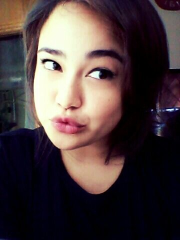 I'm friendly, love to talk, and laugh hehe, a bit cray cray larl, and I'm totes inlove with HarryStyles ♥