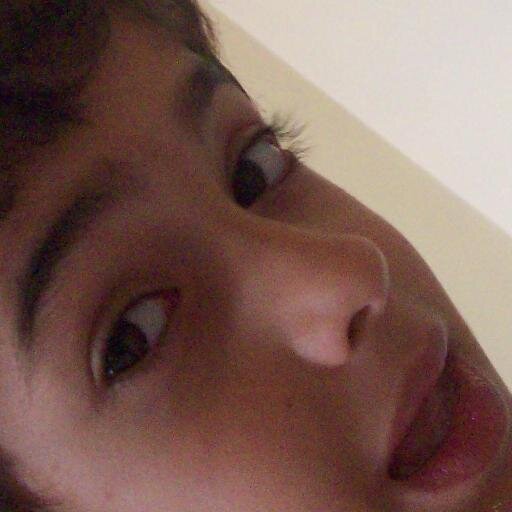 Gosto de futebol , pizza ,games , animes e tecnologia , curto Rock